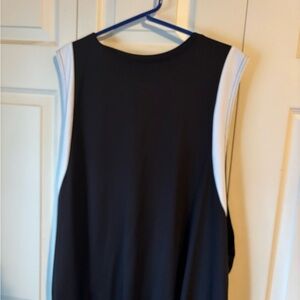 Xersion Black and White Sleeveless Top